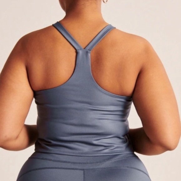 ABERCROMBIE & FITCH - V-Neck Racerback Tank - Picture 4 of 6